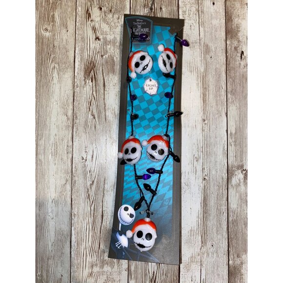 Disney Nightmare Before Christmas Jack Skellington Light Up Necklace Santa Hat - Picture 1 of 2